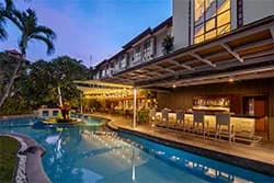Pool Bar