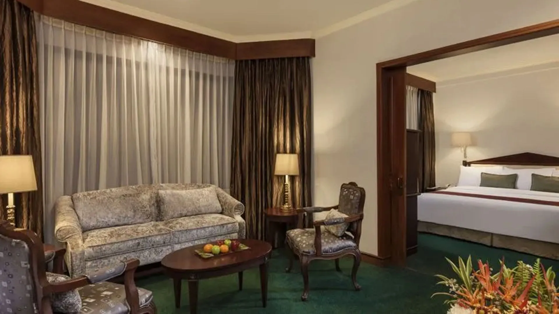 Corner Suite