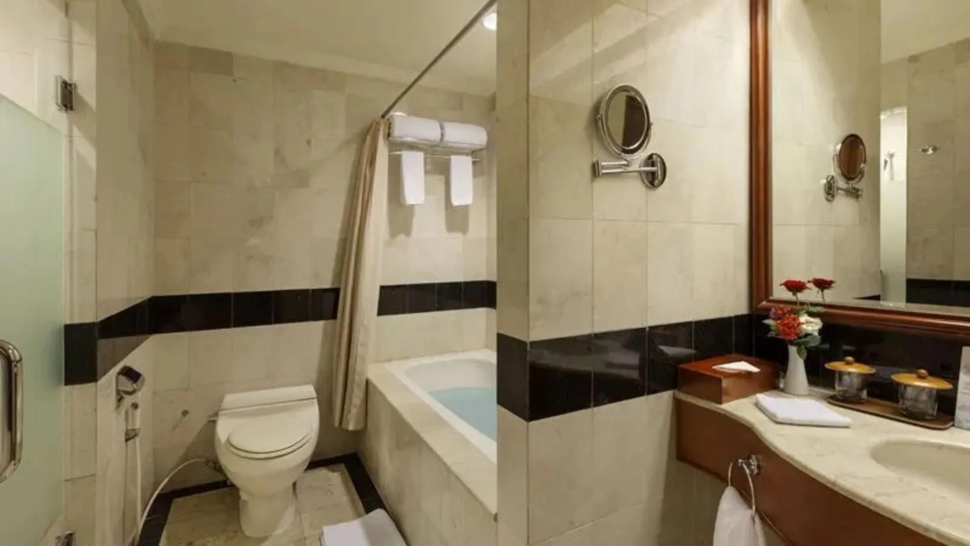 Corner Suite 3