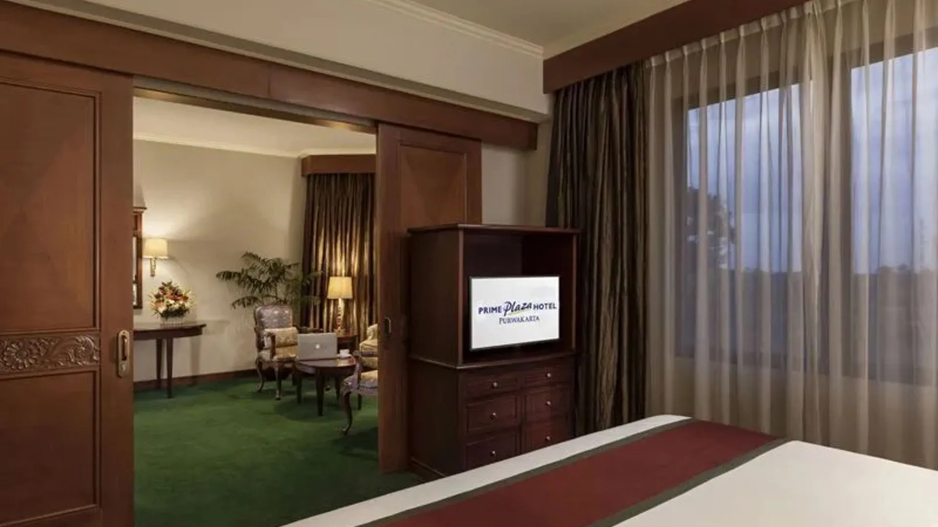 Corner Suite 2