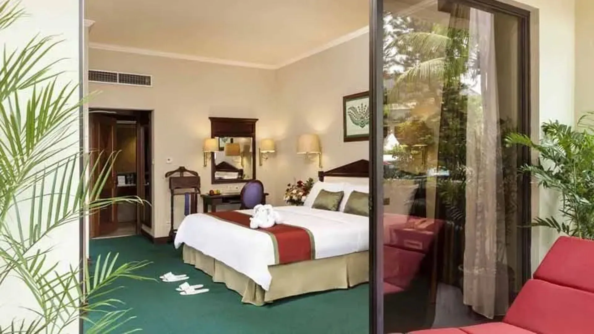 Business Balcony Suite