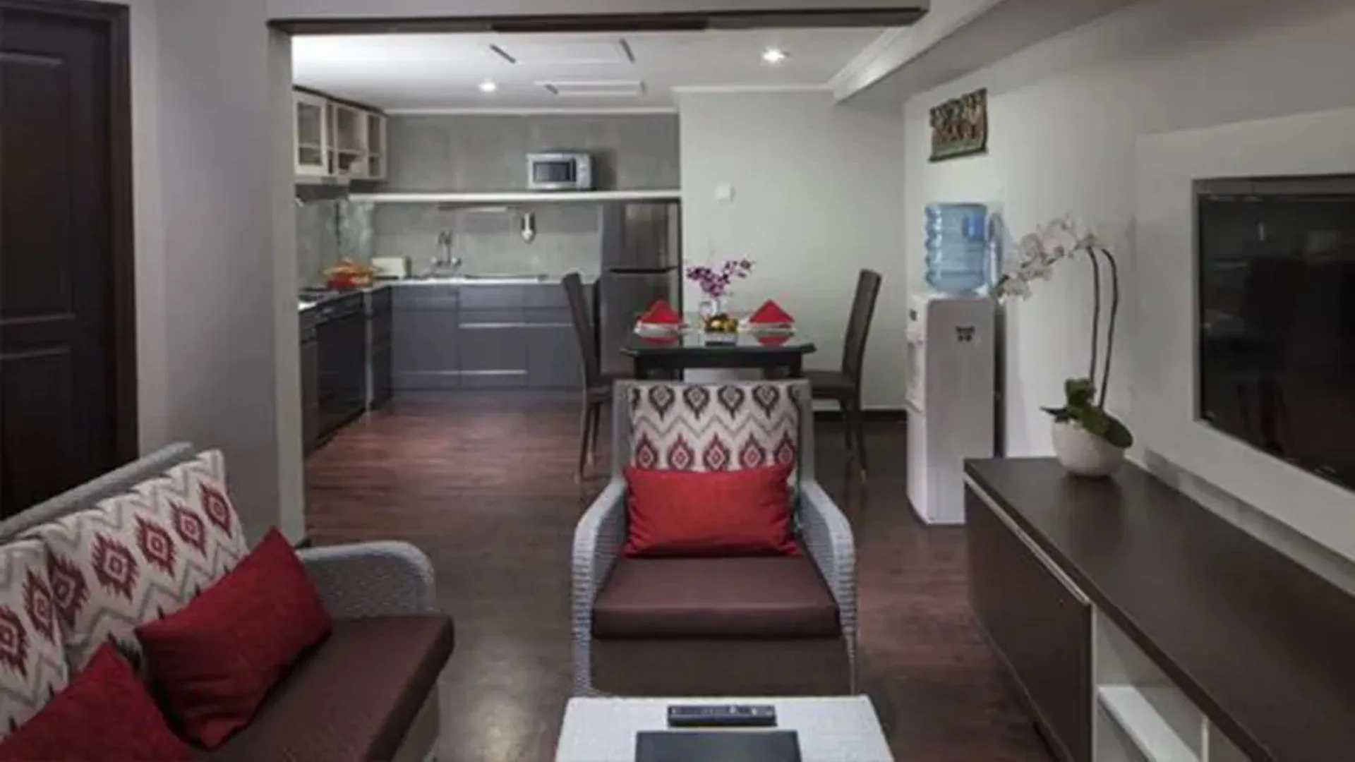 1 Bedroom Suites 2
