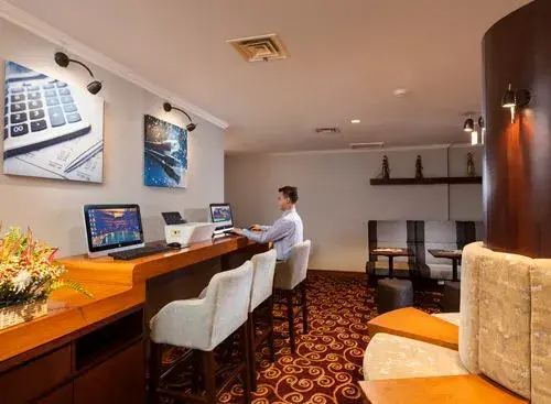 Cyber Lounge