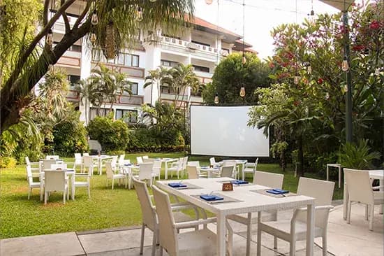 Outdoor Dining Restaurant