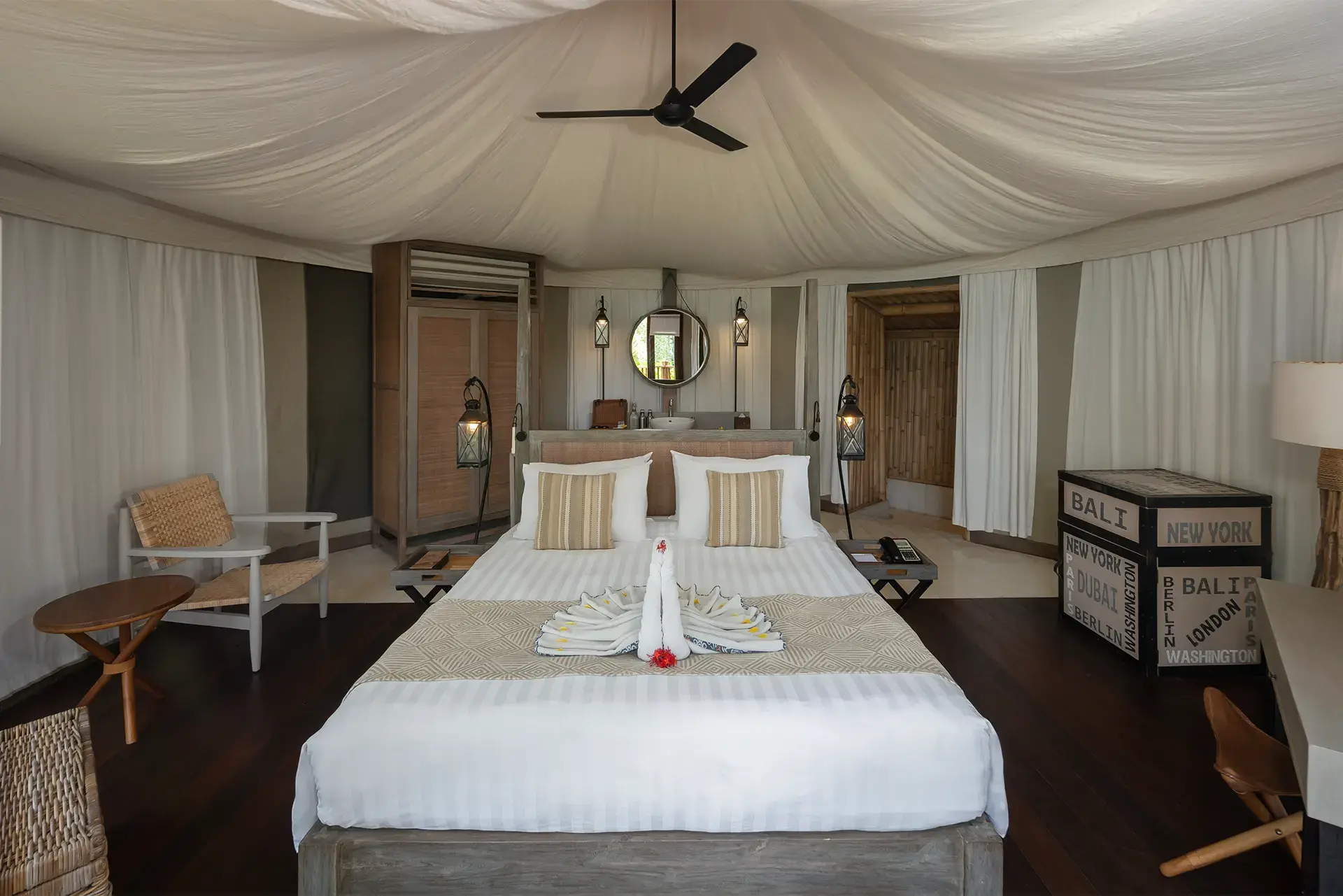 Beach Camp Tent Deluxe