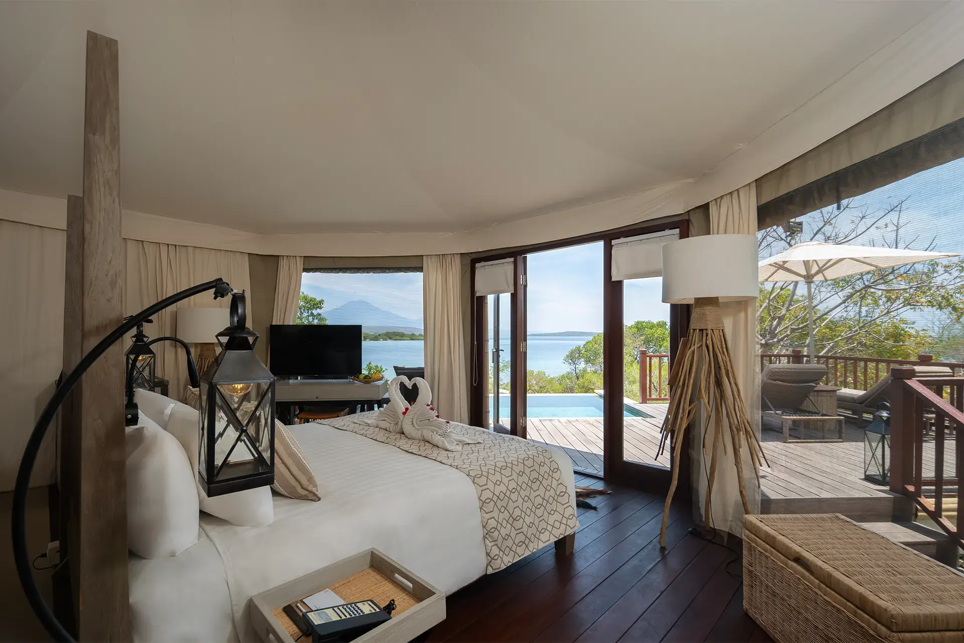 Cliff Tent Pool Villa