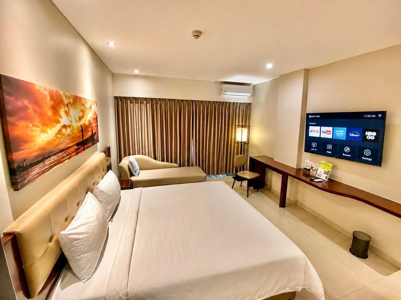 Deluxe King Room