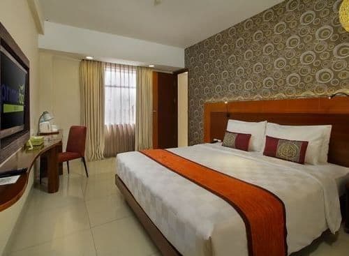 Bizness Suite - Bedroom Area