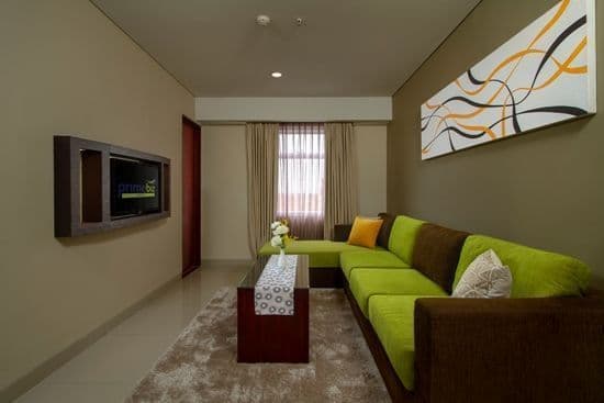 Bizness Suite - Living Area