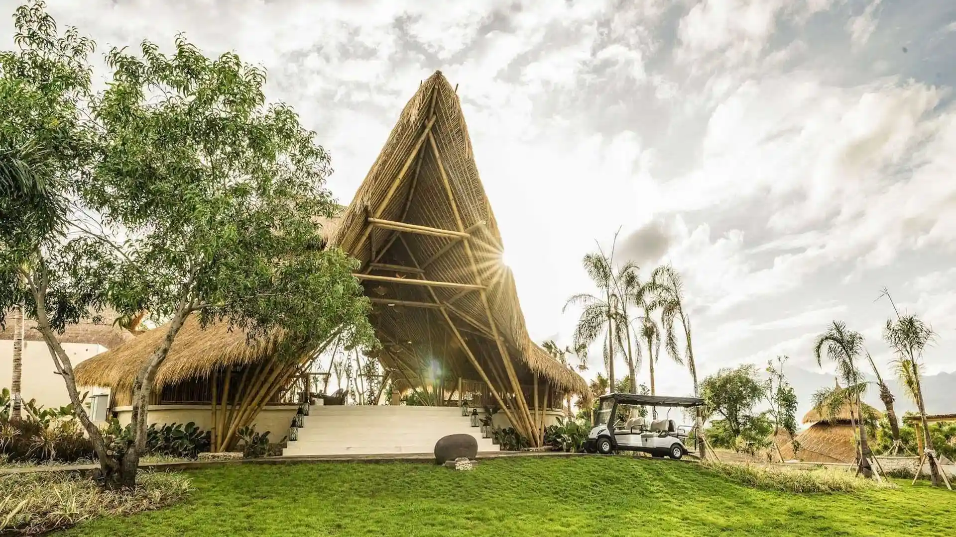 Menjangan Dynasty Resort